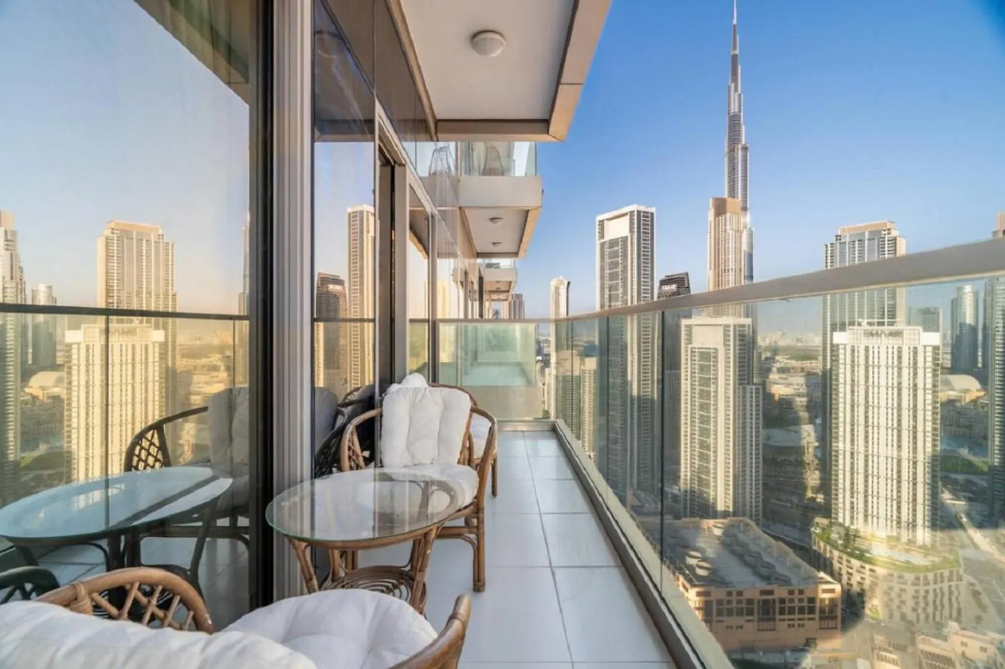 Stunning Burj Khalifa View 5 Star Hotel Amenities Dubai