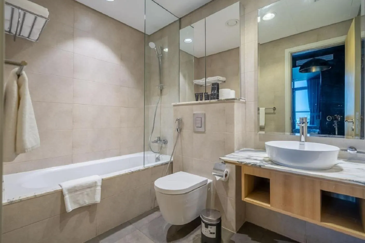 Stunning Burj Khalifa View 5 Star Hotel Amenities Dubai